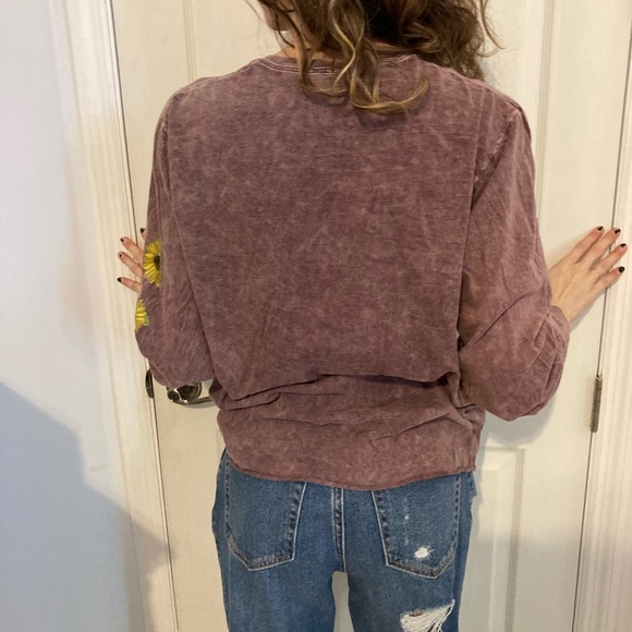 COPY - One vintage stone washed long sleeve t shirts  soft sweet size L all… - Picture 3 of 4